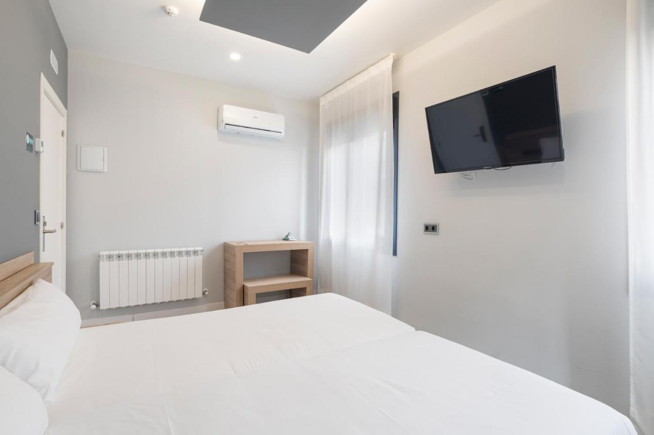 Albergue Alda Pilgrim Ponferrada Exterior photo