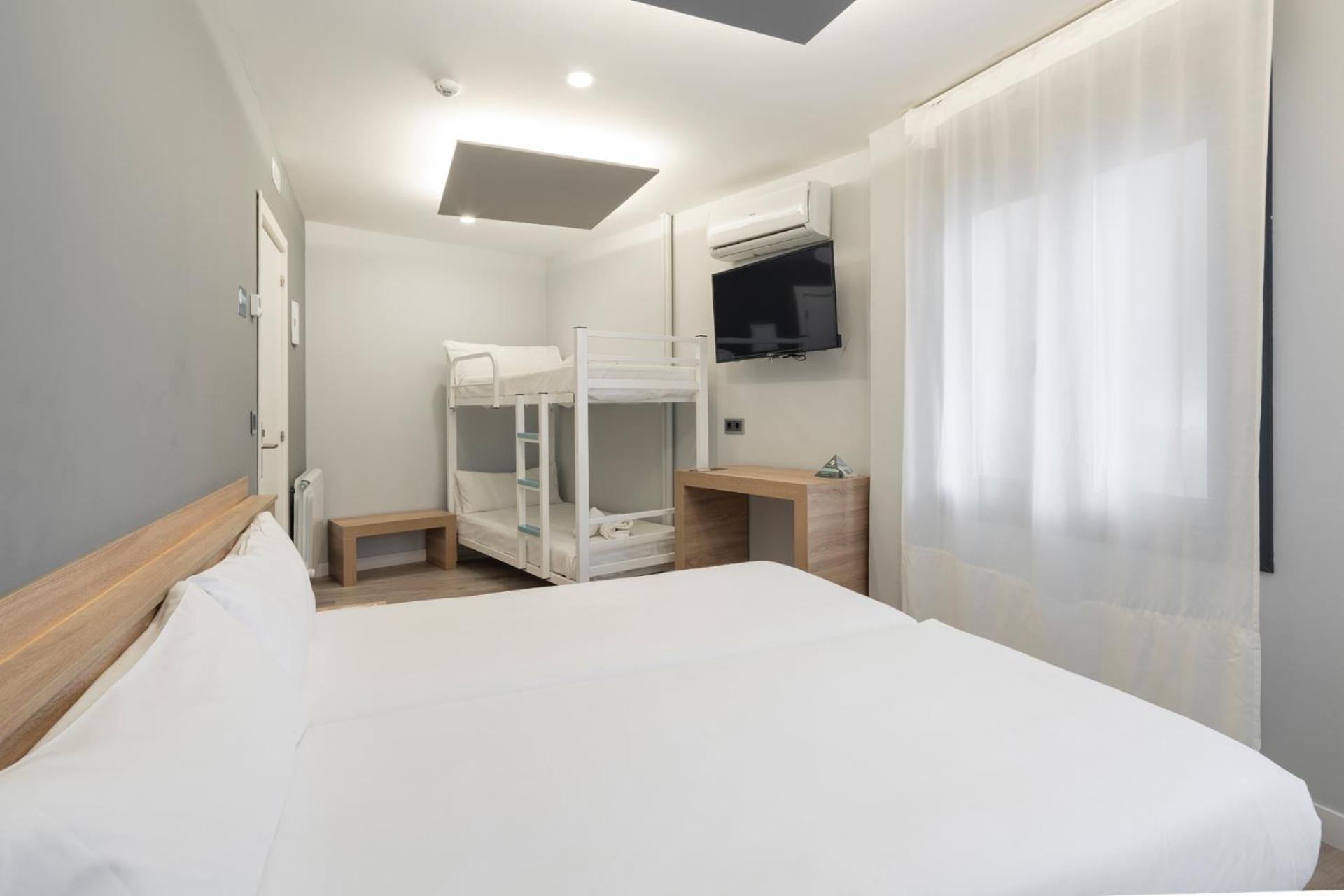 Albergue Alda Pilgrim Ponferrada Exterior photo